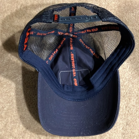 Yeti adjustable SnapBack ball cap in very good condition - Picture 4 of 6